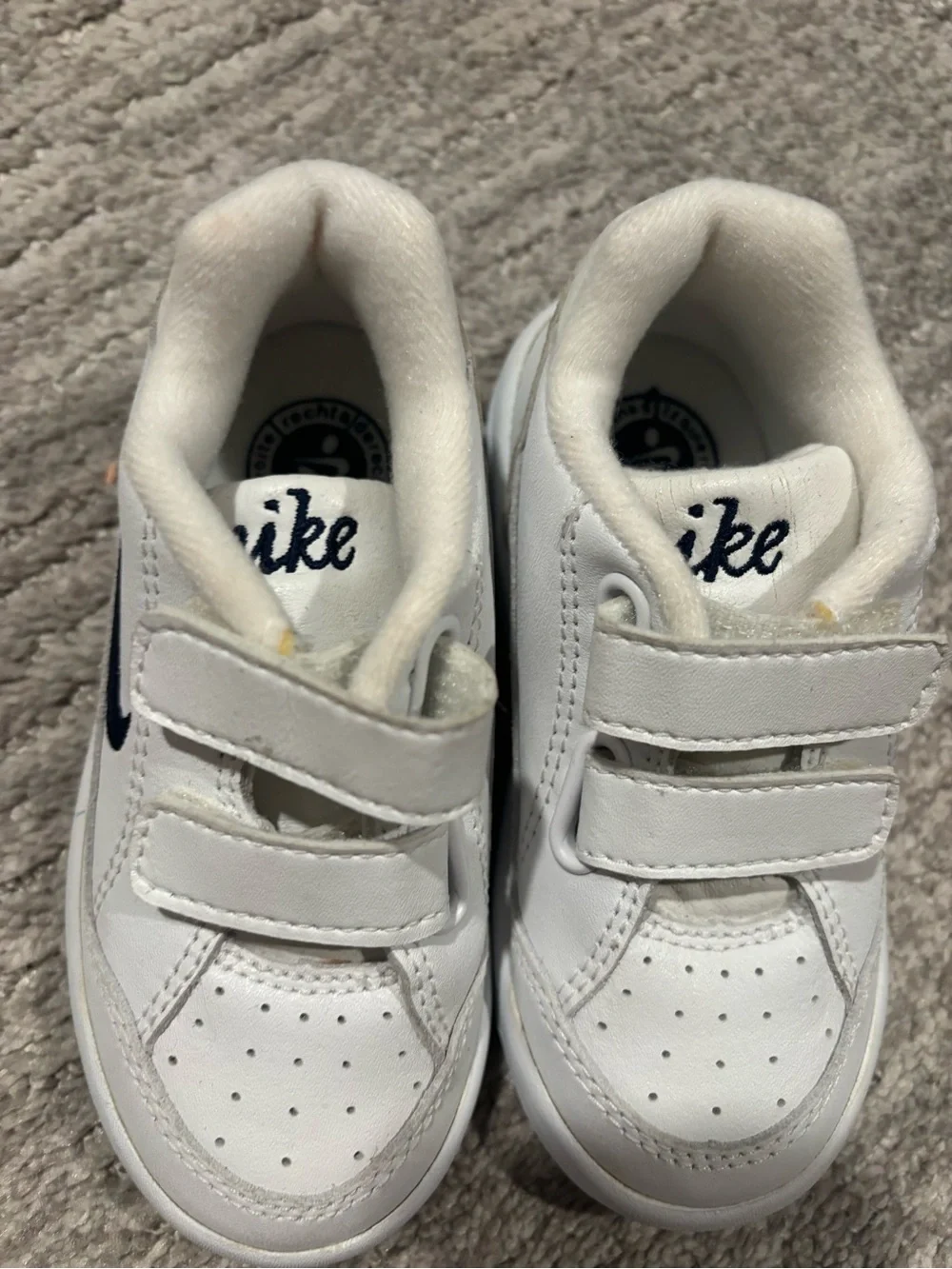 Nike White and Navy Velcro Kids' Sneakers size 8